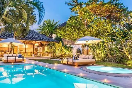 Villa Toscana - 7 Bdr Luxury Villa With Private Pool Seminyak