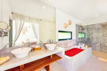 Villa Toscana - 7 Bdr Luxury Villa With Private Pool Seminyak