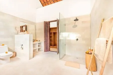 Villa Toscana - 7 Bdr Luxury Villa With Private Pool Seminyak