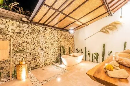 Villa Toscana - 7 Bdr Luxury Villa With Private Pool Seminyak
